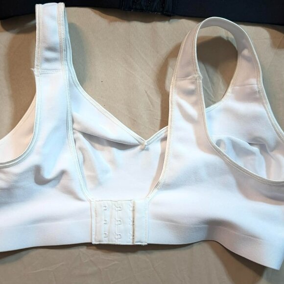 THREE Hanes Comfort Evolution wireless bras (1 black, 1 white, 1 taupe) L / 36D - Picture 6 of 14